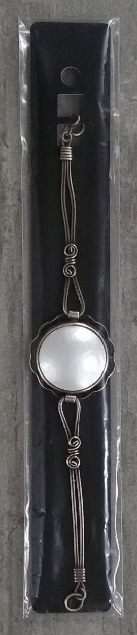 Copper Bracelet with Mother of Pearl Gemstone