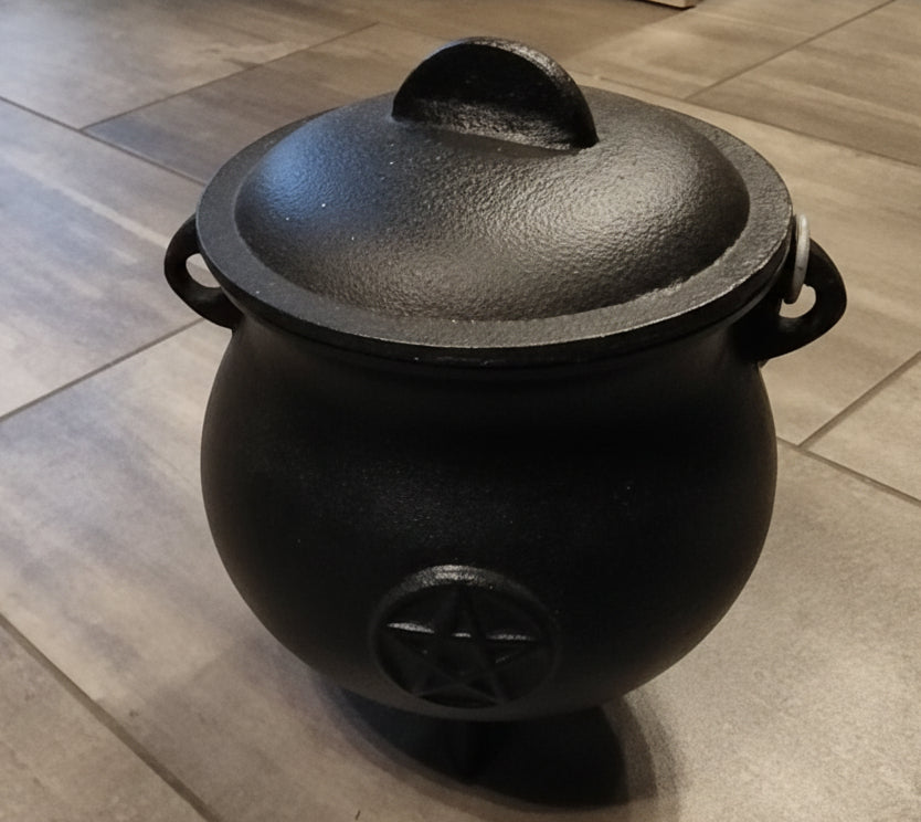 X-large cauldron w/ Pentacle emblem