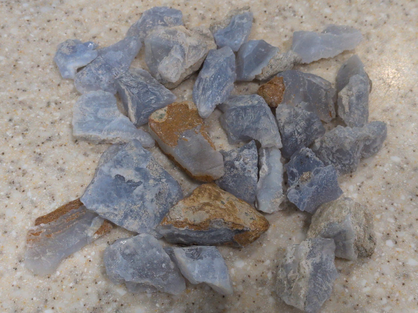 Blue lace Agate (rough stone)