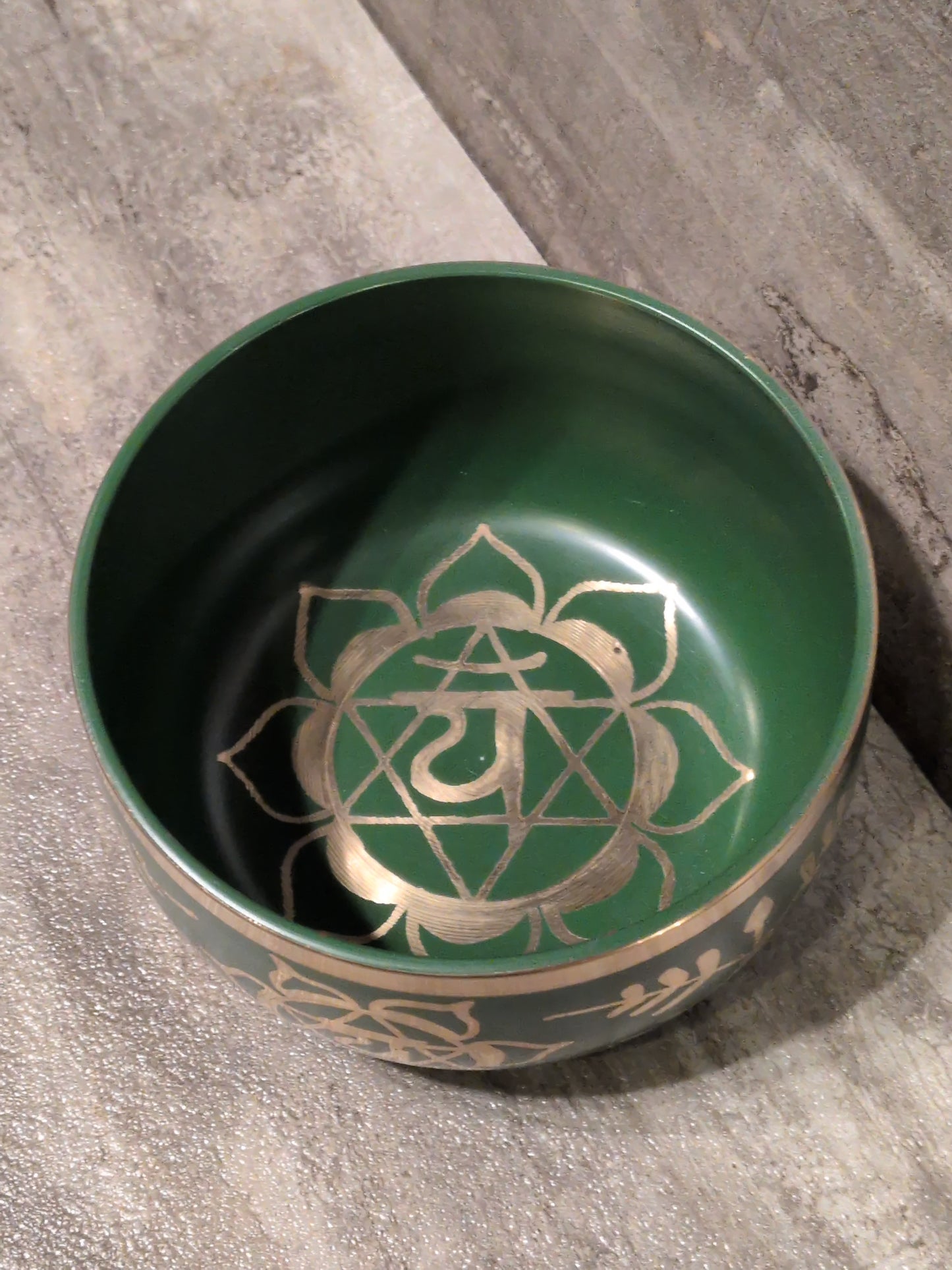 4 1/2"  Anahata ( Heart Chakra ) Green Painted Brass Tibetan Singing Bowl w/ striker