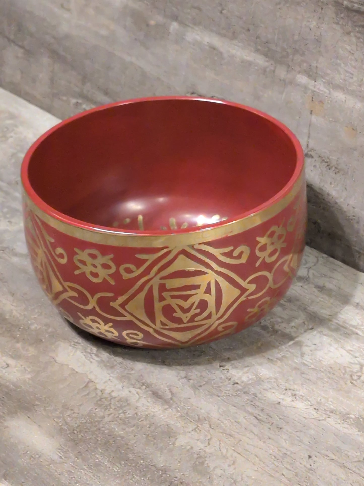4" Muladhara ( Root Chakra ) Crimson Painted Brass Tibetan Singing Bowl w/ striker