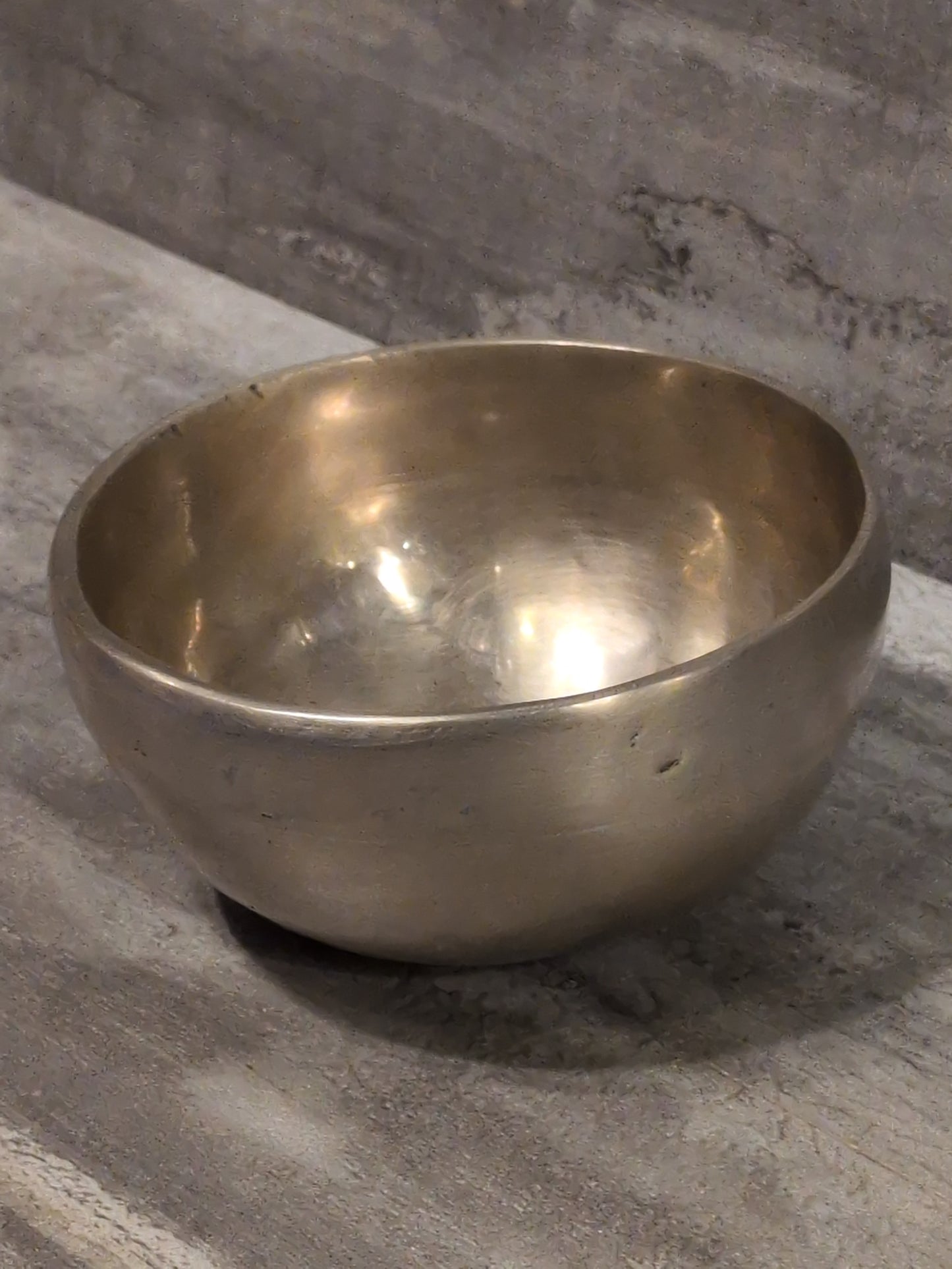 4" Hand Hammered Brass Tibetan Singing Bowl w/ striker