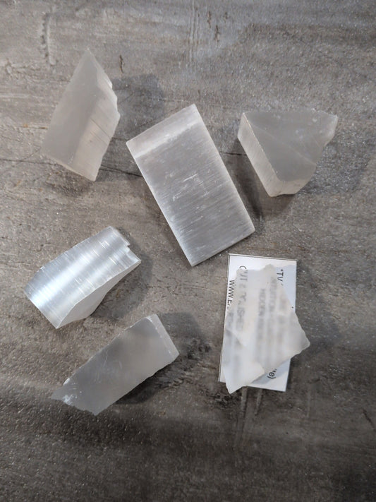 Ulexite- TV Stone (rough stone)
