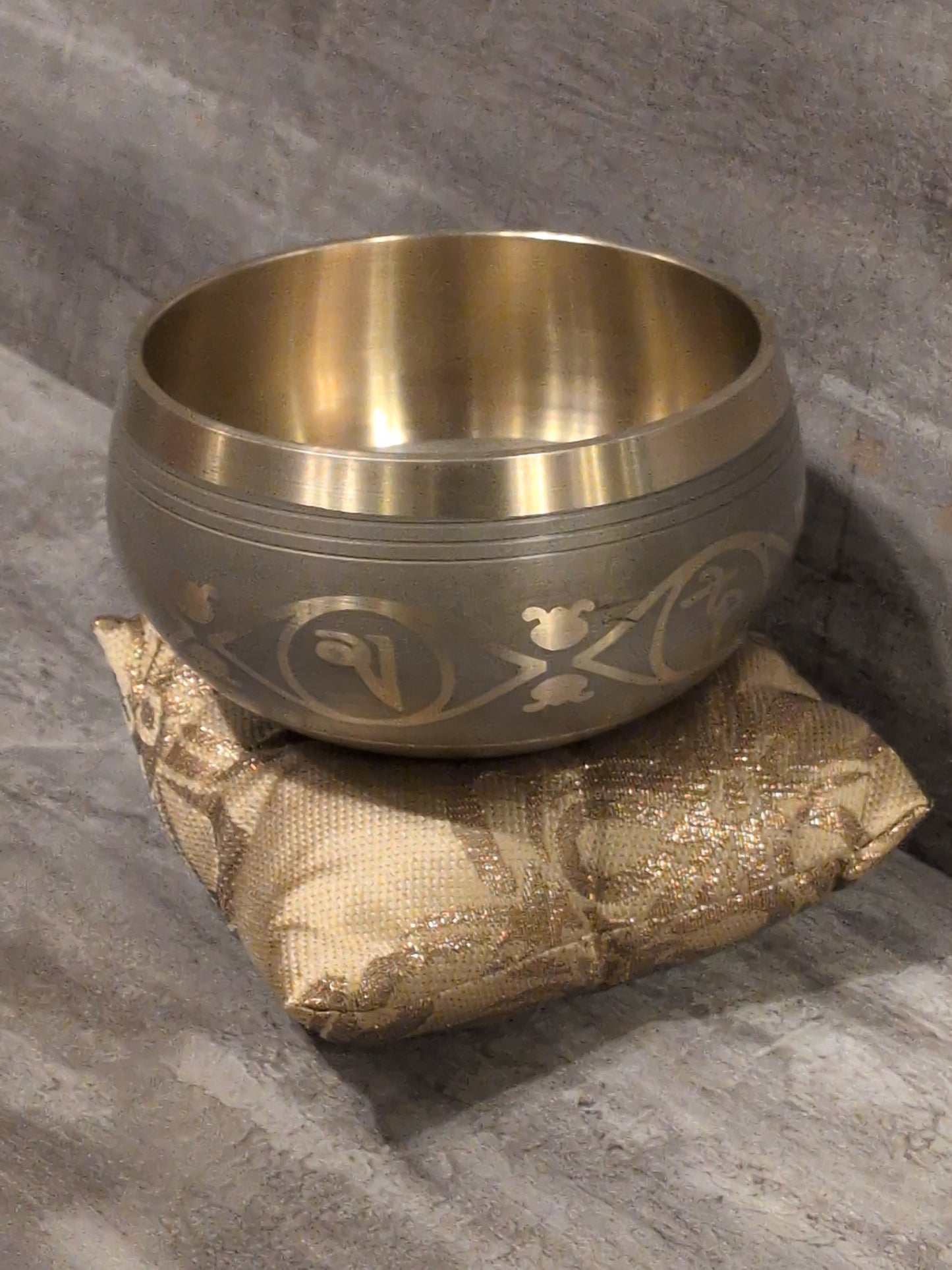 4" Machine Carved Tree of Life Brass Tibetan Singing Bowl w/ pillow & striker