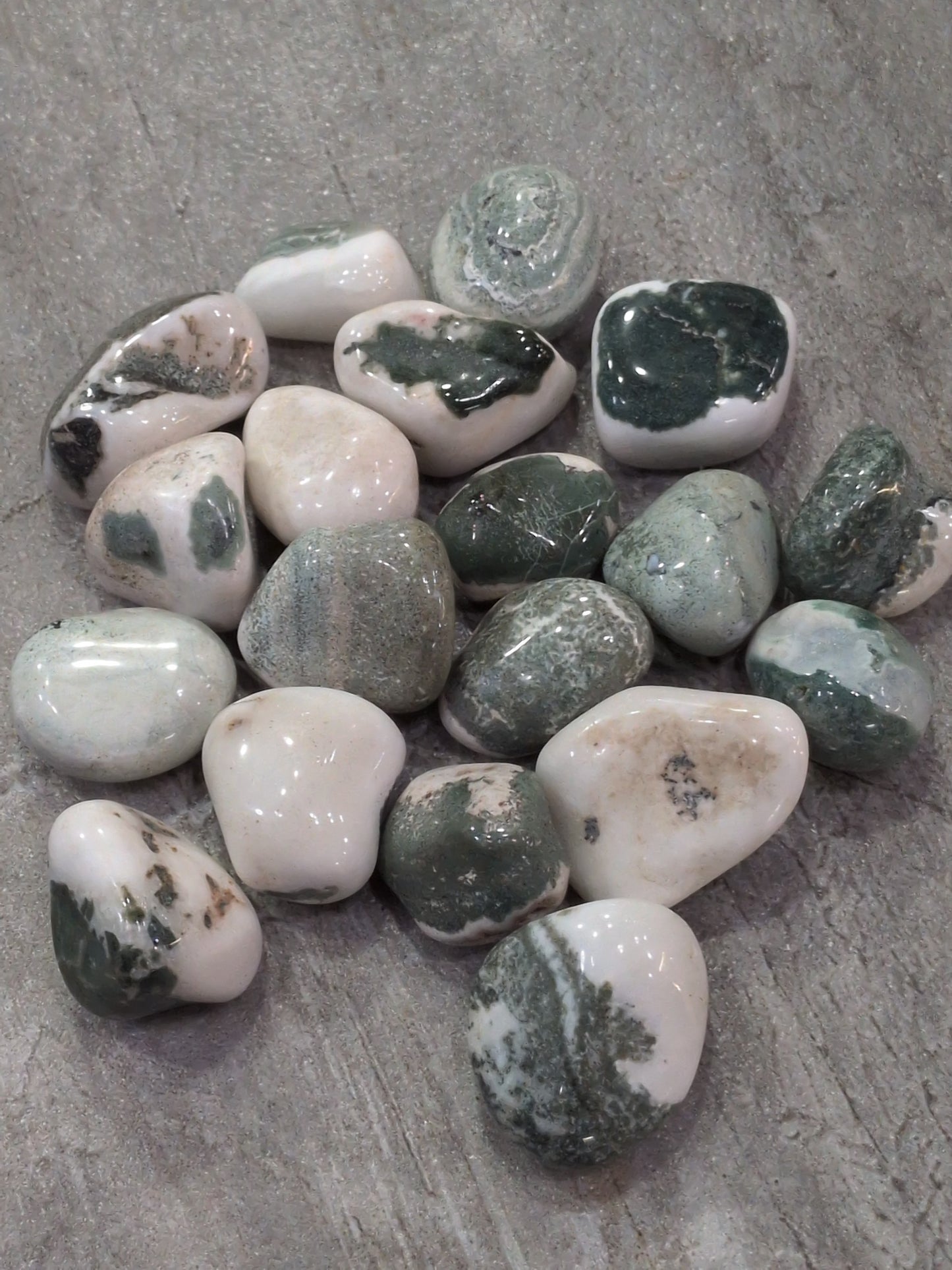 Green/White Sardonyx Tumbled stone