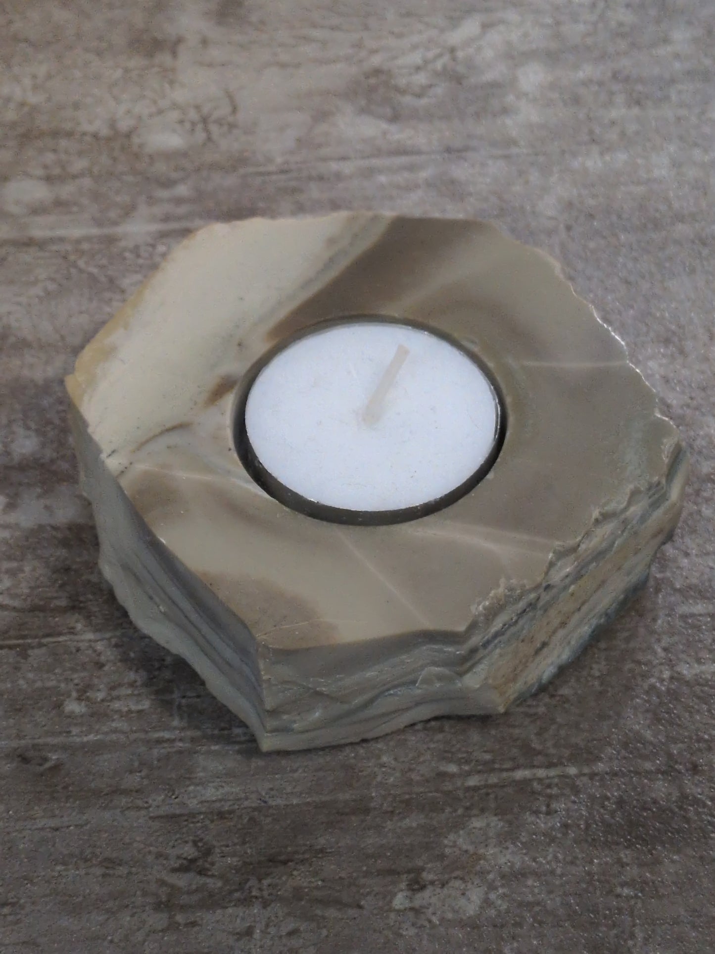 Serpentine Tea light holder