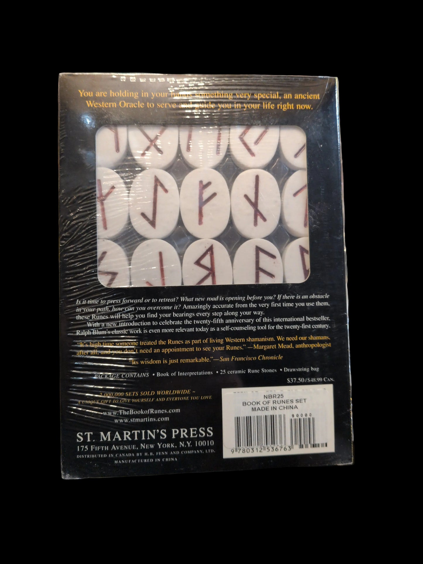 The Book of Runes (25th Anniversary Edition) Runes set