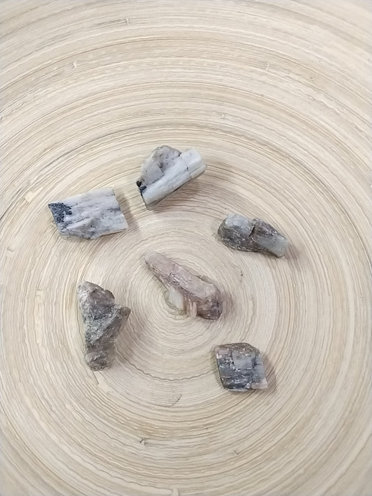 Cat's Eye Sillimanite rough stone