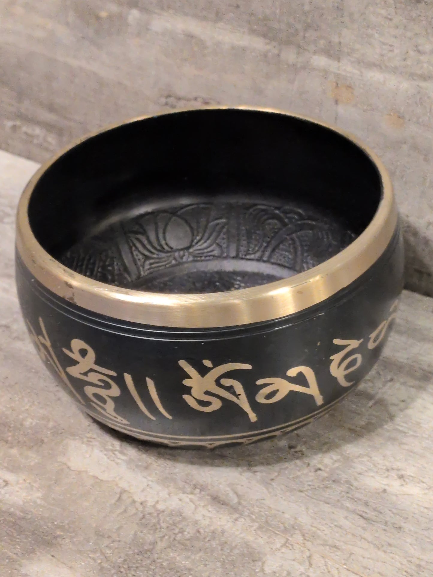 3D Buddha Black Painted Brass Tibetan Singing Bowl w/ striker